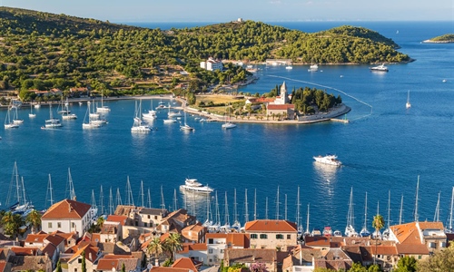 Vis and Komiža Flatbread – two pies, one island, a thousand flavors