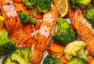 Baked Salmon with Broccoli and Cauliflower