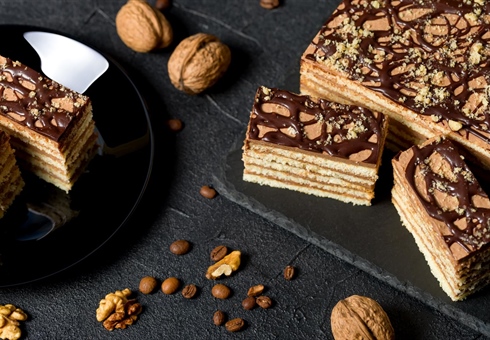 Grandma’s Croatian Mađarica – Seven-Layer Chocolate Delight